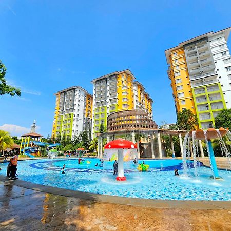 Melaka Town Area Top 1 Family Lovers Water Themepark Suites By Ggm Exterior photo
